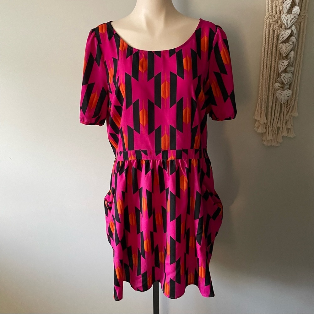 Bright Pink Geometric Short Sleeve Dress